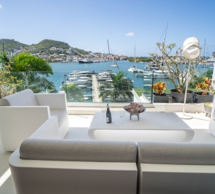 Las Brisas, a one bedroom apartment facing the boats in St Maarten (Caribbean) - image